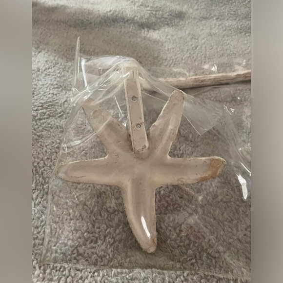 Starfish Toilet Tissue Holder - Cream - Picture 3 of 6